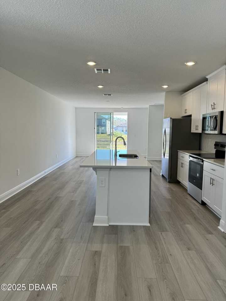 185 Links Terrace Blvd - Photo 6 of 24