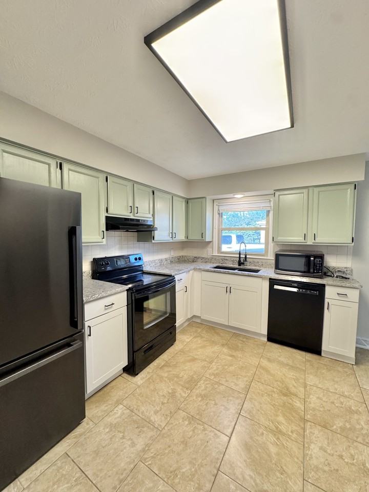 932 Krissy Way #932 - Photo 2 of 11