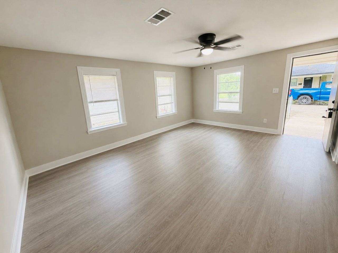 2310 Morrison St #1 - Photo 5 of 14