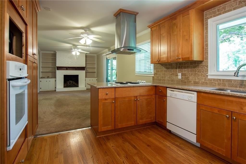 2852 Talisman Ct Ne - Photo 5 of 27