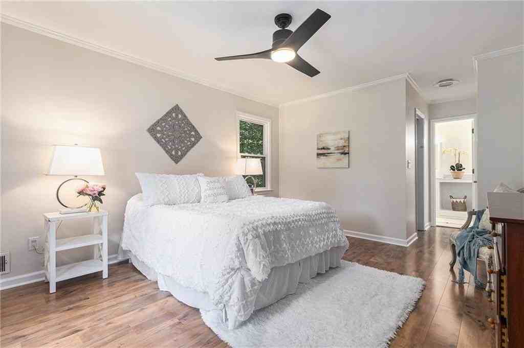 1402 Mclendon Dr - Photo 7 of 26