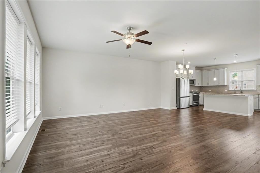 2087 Graywell Ln - Photo 3 of 29