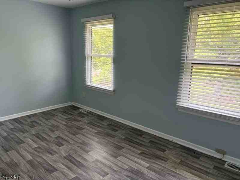 131 Locust Ct - Photo 7 of 14