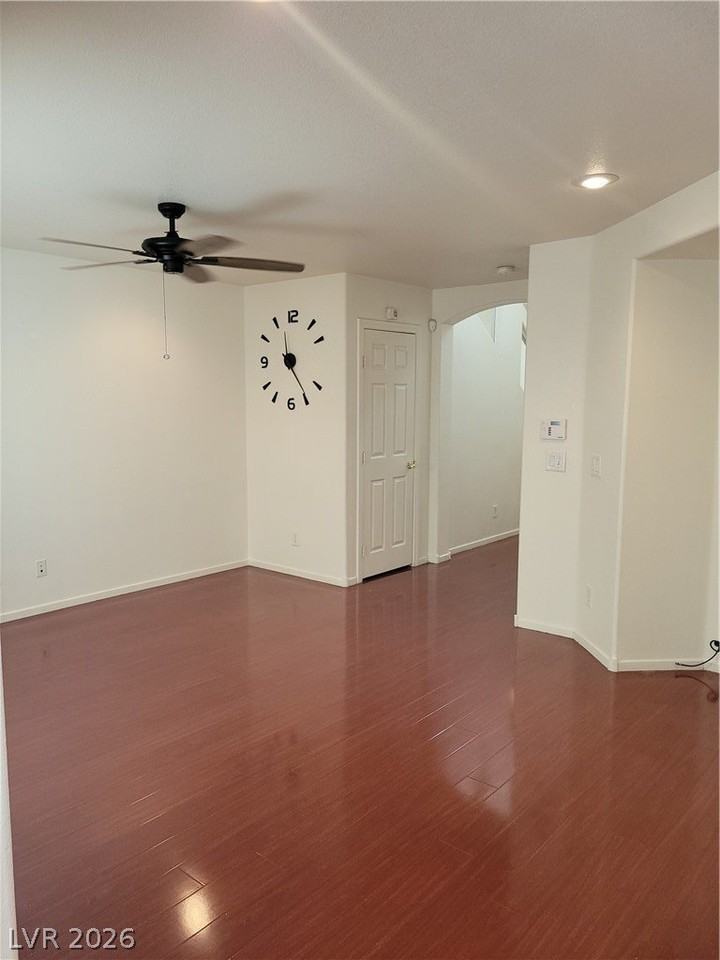 9275 Hollander Ave - Photo 3 of 40