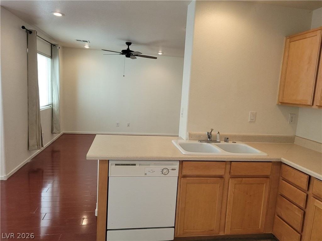 9275 Hollander Ave - Photo 6 of 40