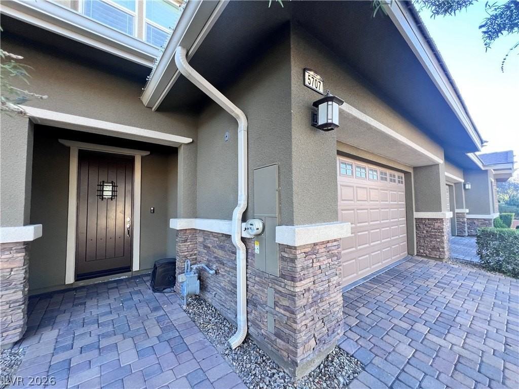 5707 Garriga Dr - Photo 5 of 36