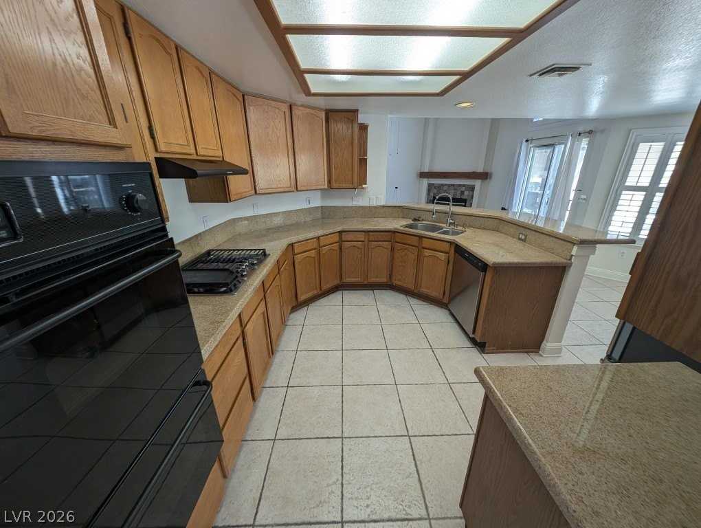 8432 Airmont Ct - Photo 4 of 30