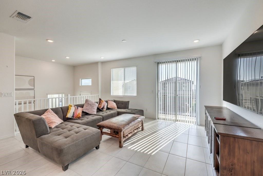 8051 Adelaide Hills St - Photo 7 of 39
