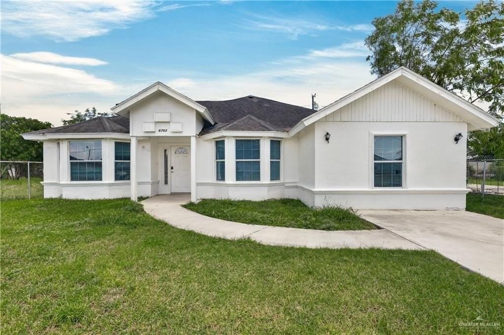 6703 S Oro Ln - Photo 3 of 23