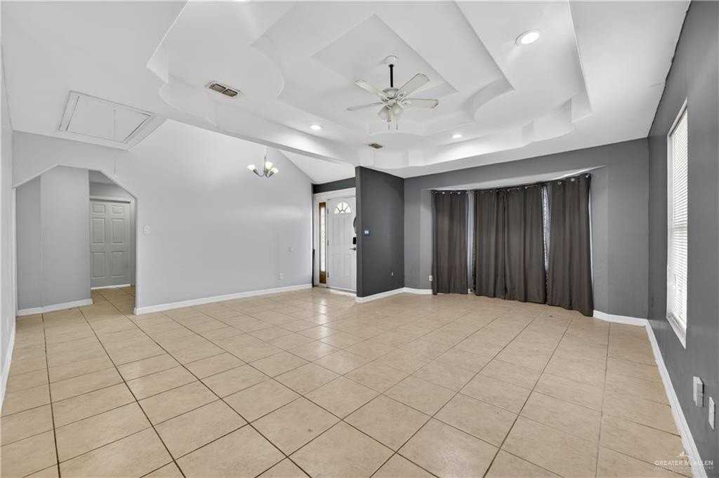 6703 S Oro Ln - Photo 6 of 23