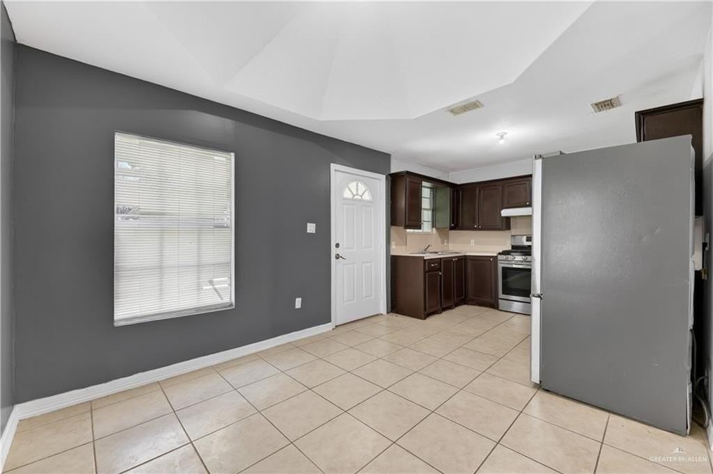 6703 S Oro Ln - Photo 7 of 23