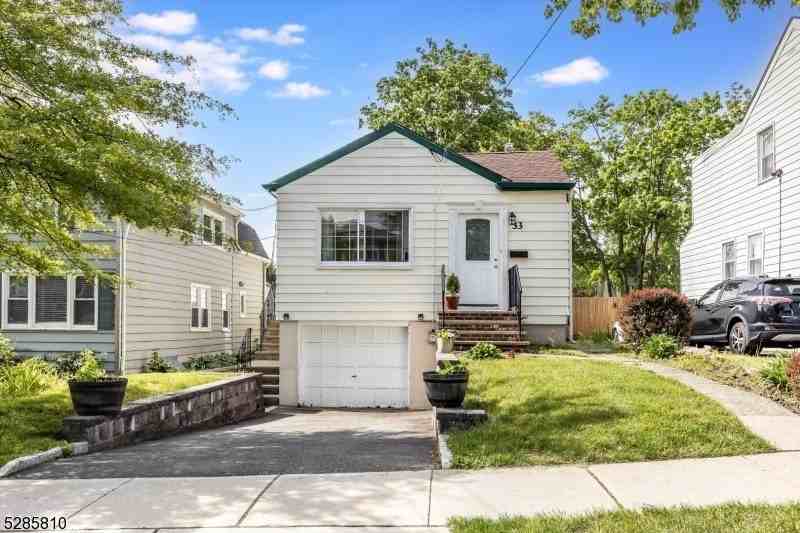 33 Linden Ave - Photo 2 of 26