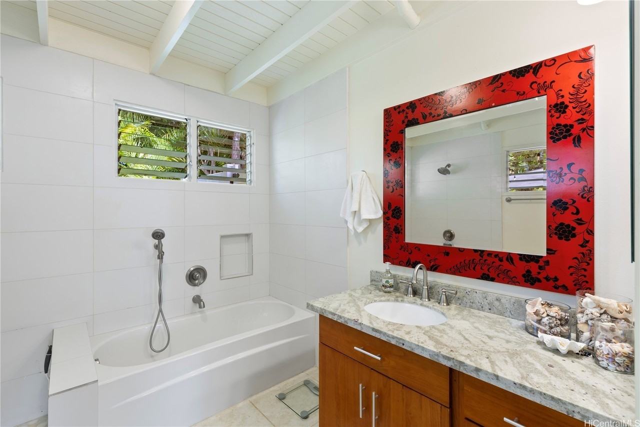678 Kihapai St #D - Photo 5 of 12