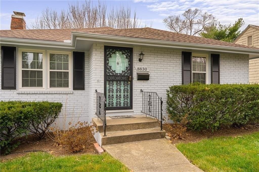 8830 Ivanhoe Trl - Photo 2 of 37