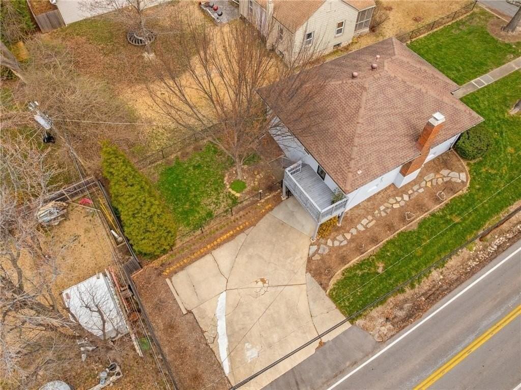 8830 Ivanhoe Trl - Photo 3 of 37