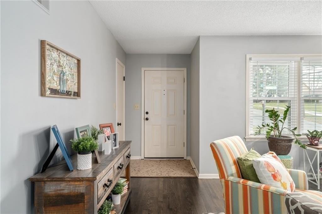 8830 Ivanhoe Trl - Photo 4 of 37