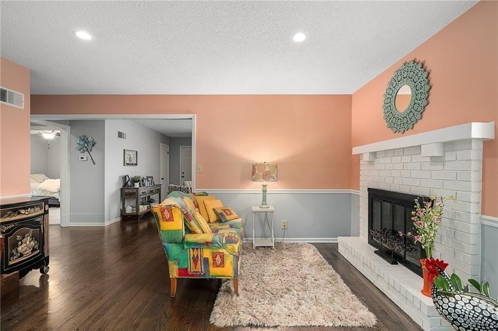 8830 Ivanhoe Trl - Photo 7 of 37