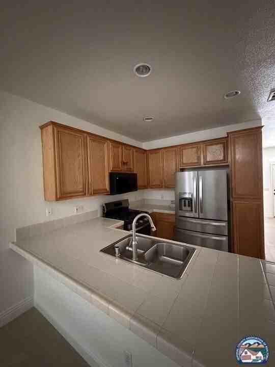 1216 D Patino St - Photo 4 of 7