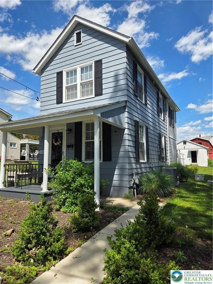 1414 Iron St - Photo 2 of 19