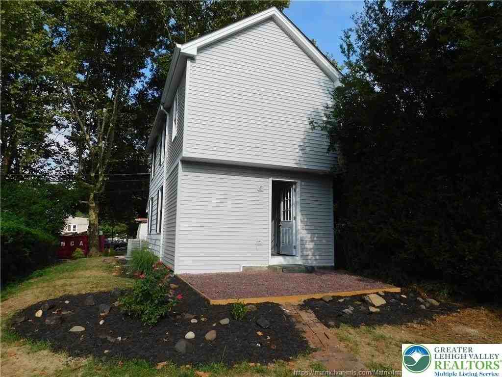 1414 Iron St - Photo 4 of 19