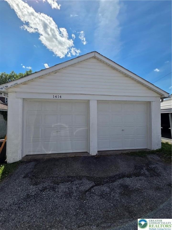 1414 Iron St - Photo 5 of 19