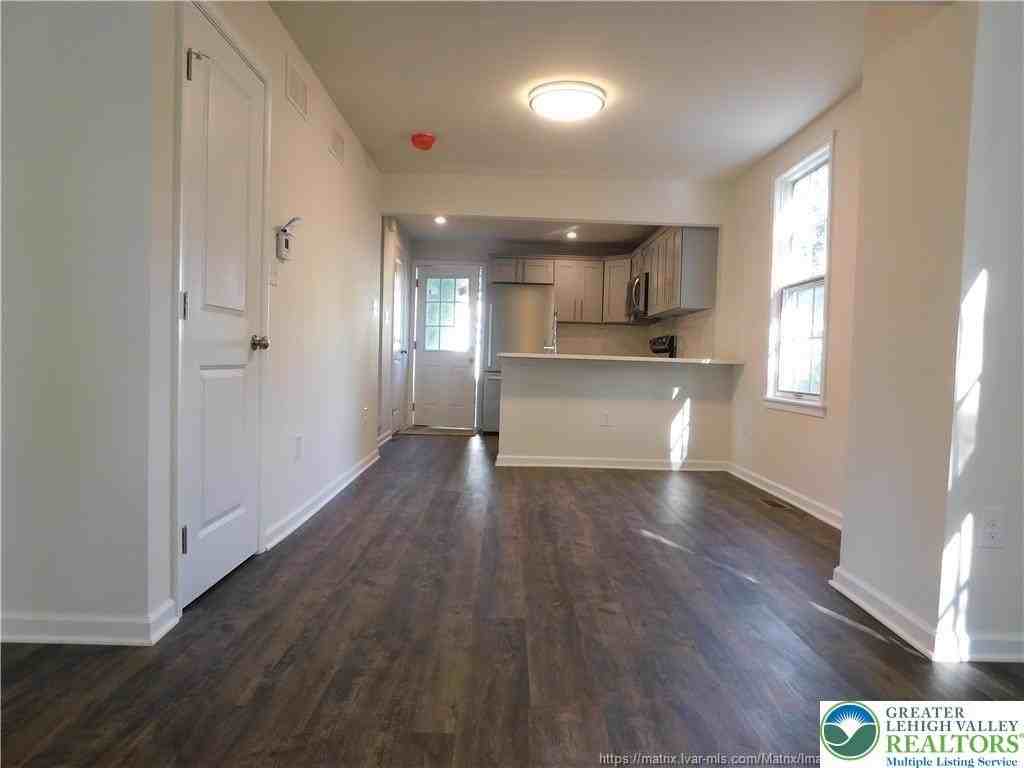 1414 Iron St - Photo 7 of 19