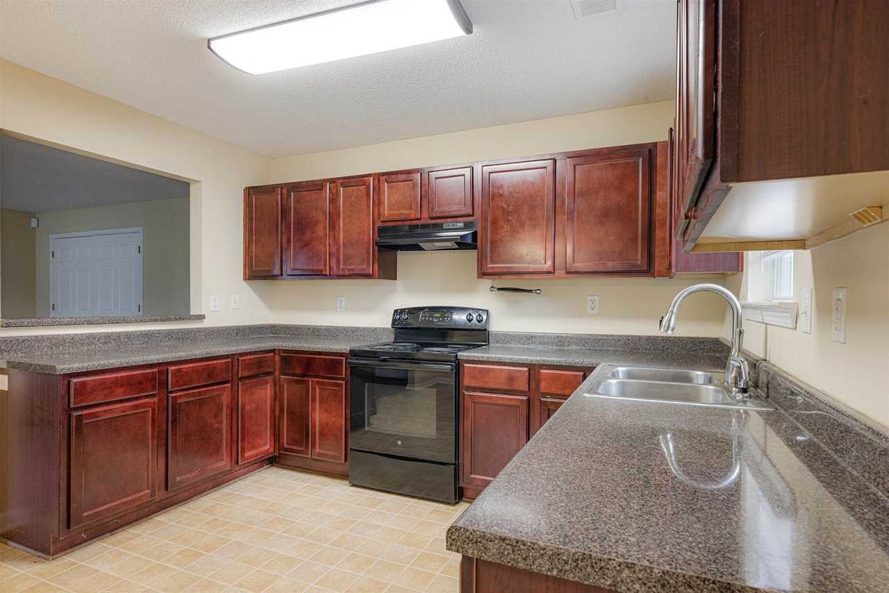 3144 Hopkins Ave - Photo 2 of 3