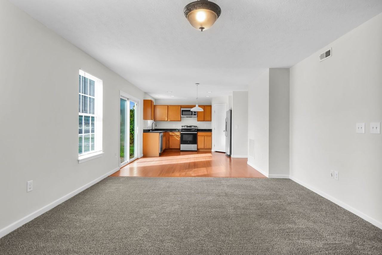 6035 Marsh Cir - Photo 3 of 38