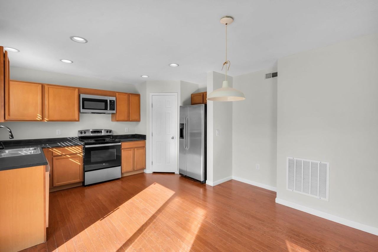6035 Marsh Cir - Photo 7 of 38