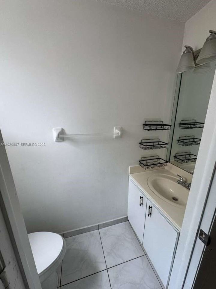 8059 Nw 8th St #4 - Photo 5 of 35