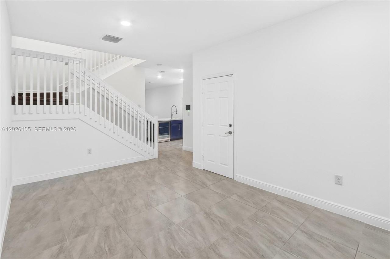 11464 Sw 252nd Ter - Photo 3 of 44