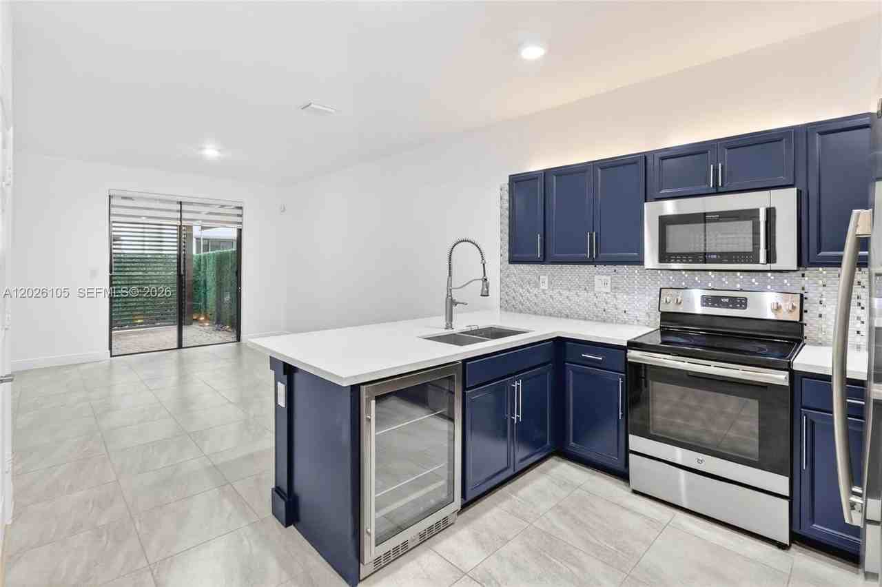 11464 Sw 252nd Ter - Photo 7 of 44