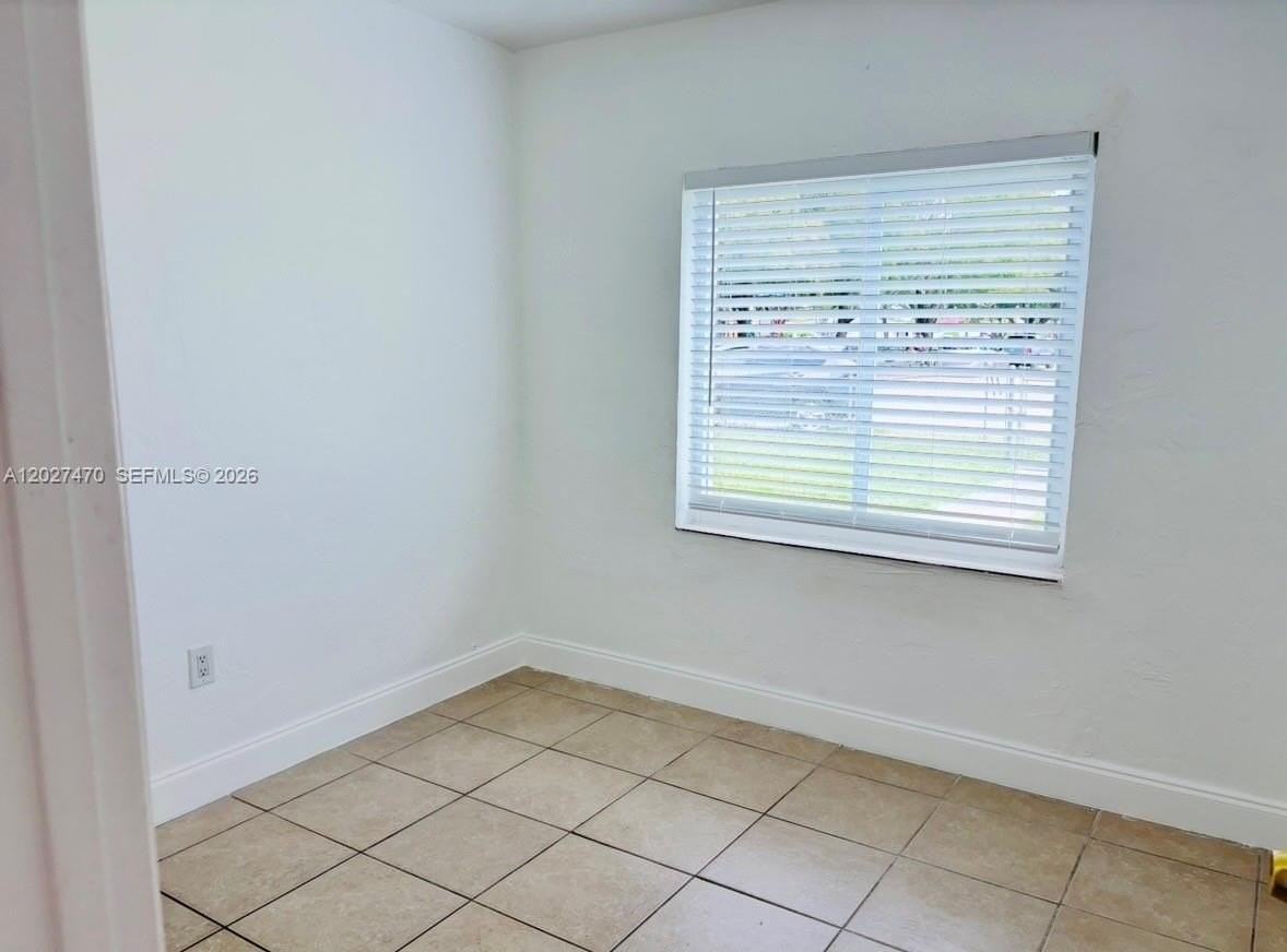 14400 Polk St - Photo 7 of 12