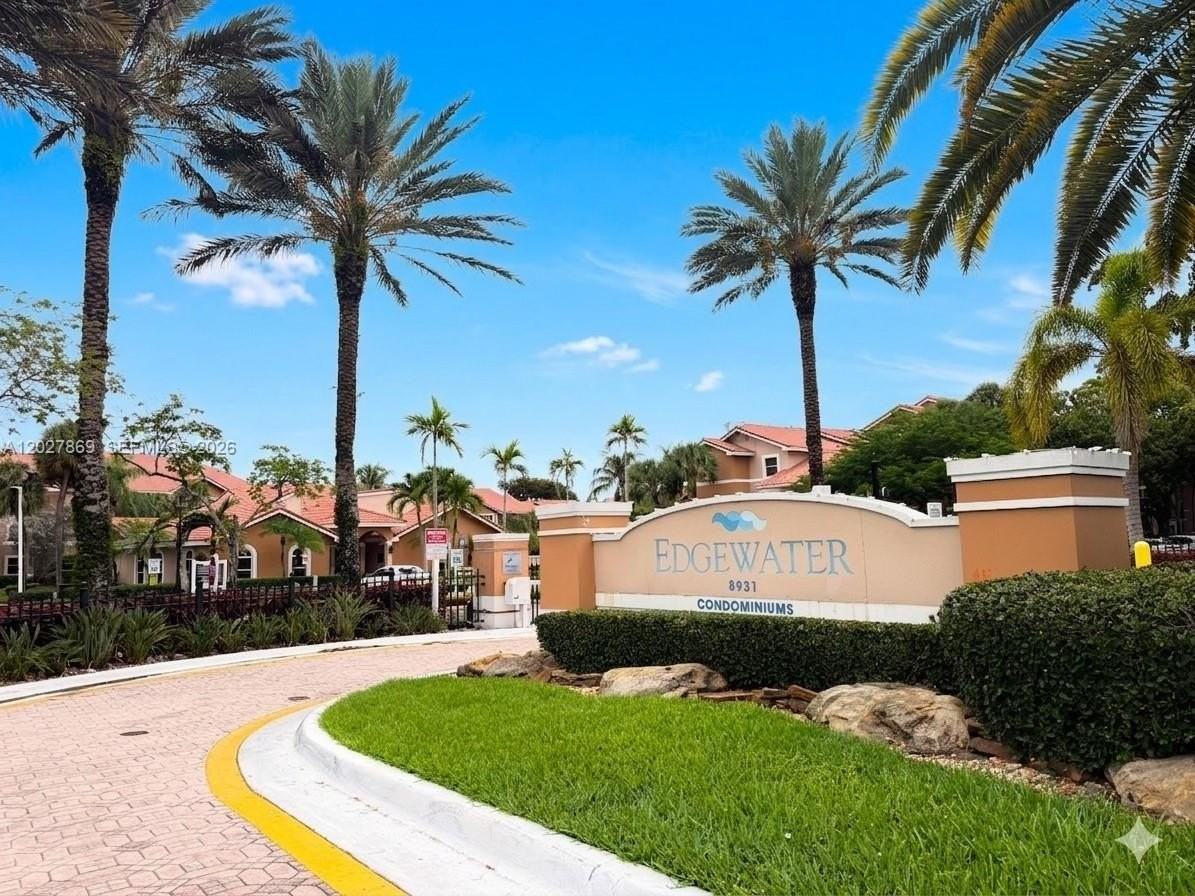 8761 Wiles Rd #206