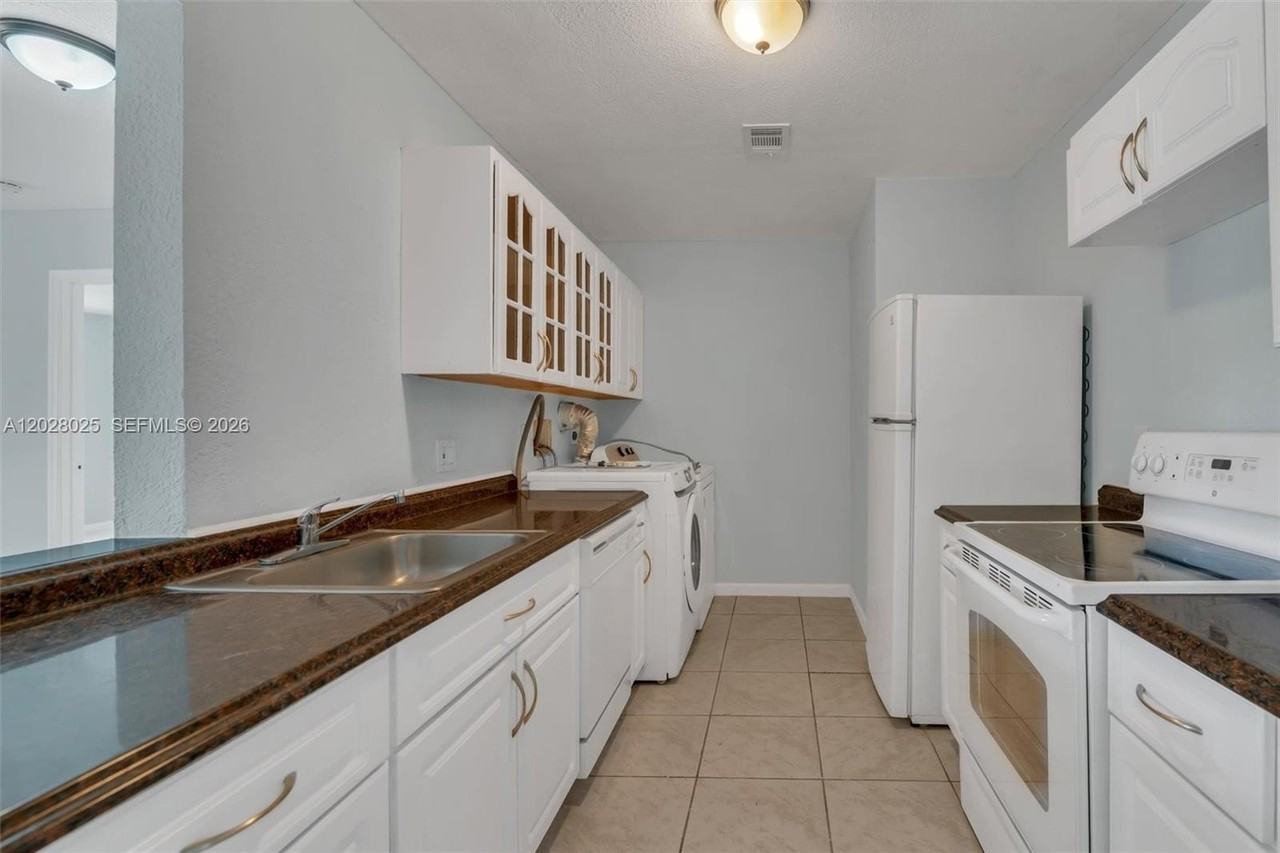 3793 Nw 213th Ter - Photo 5 of 17