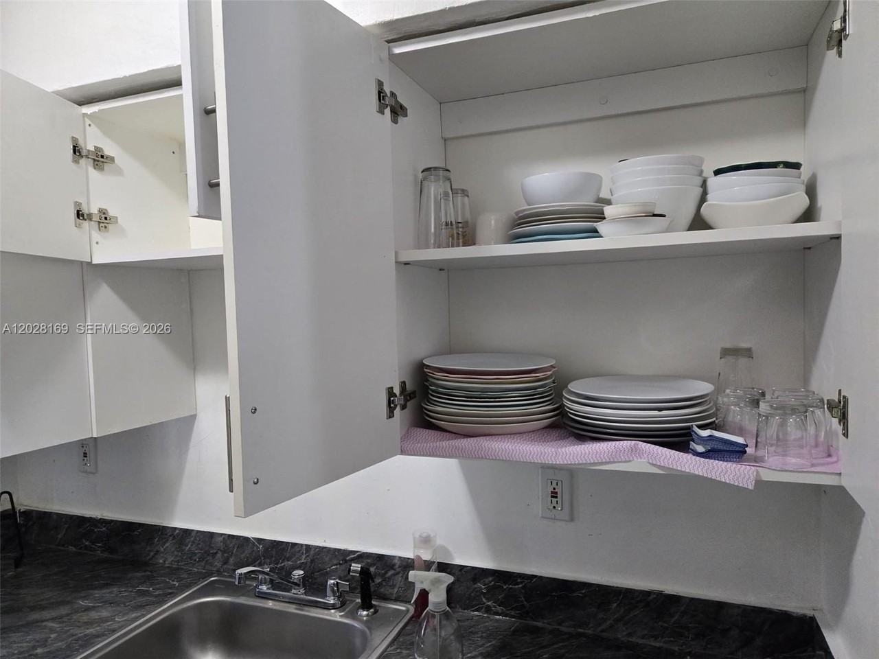 7035 Rue Granville #2 - Photo 4 of 6