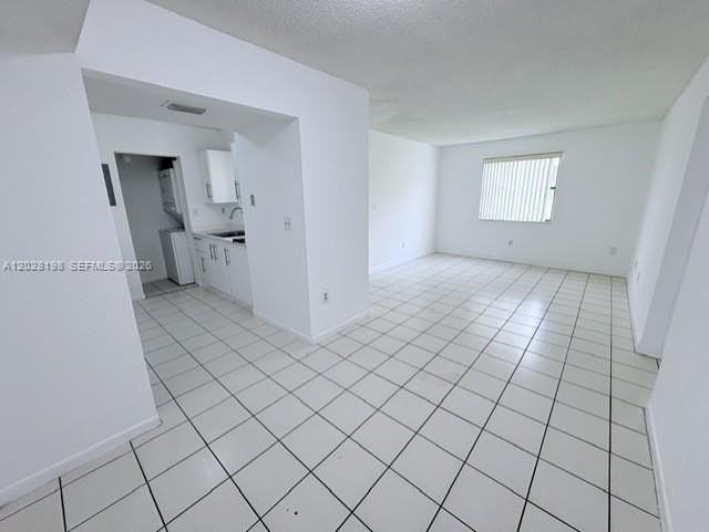 526 Nw 114th Ave #201 - Photo 3 of 9