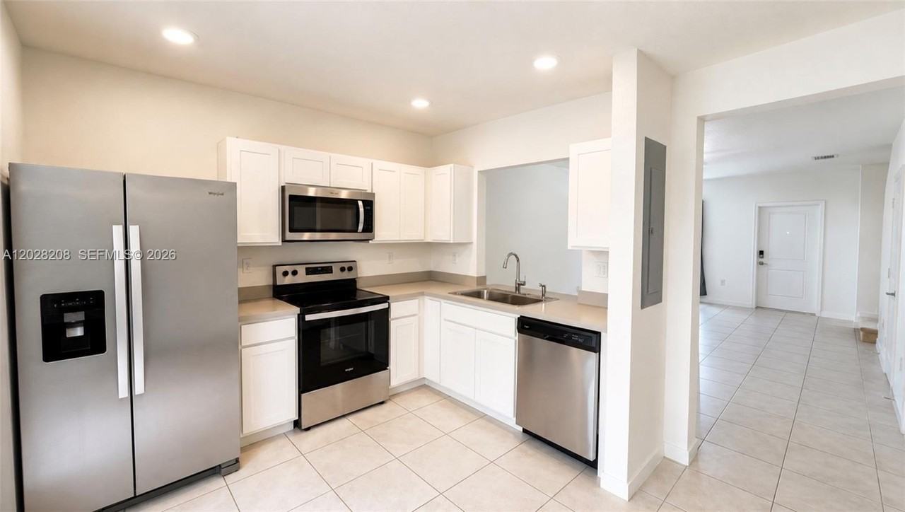 496 Ne 5th St #496 - Photo 5 of 13
