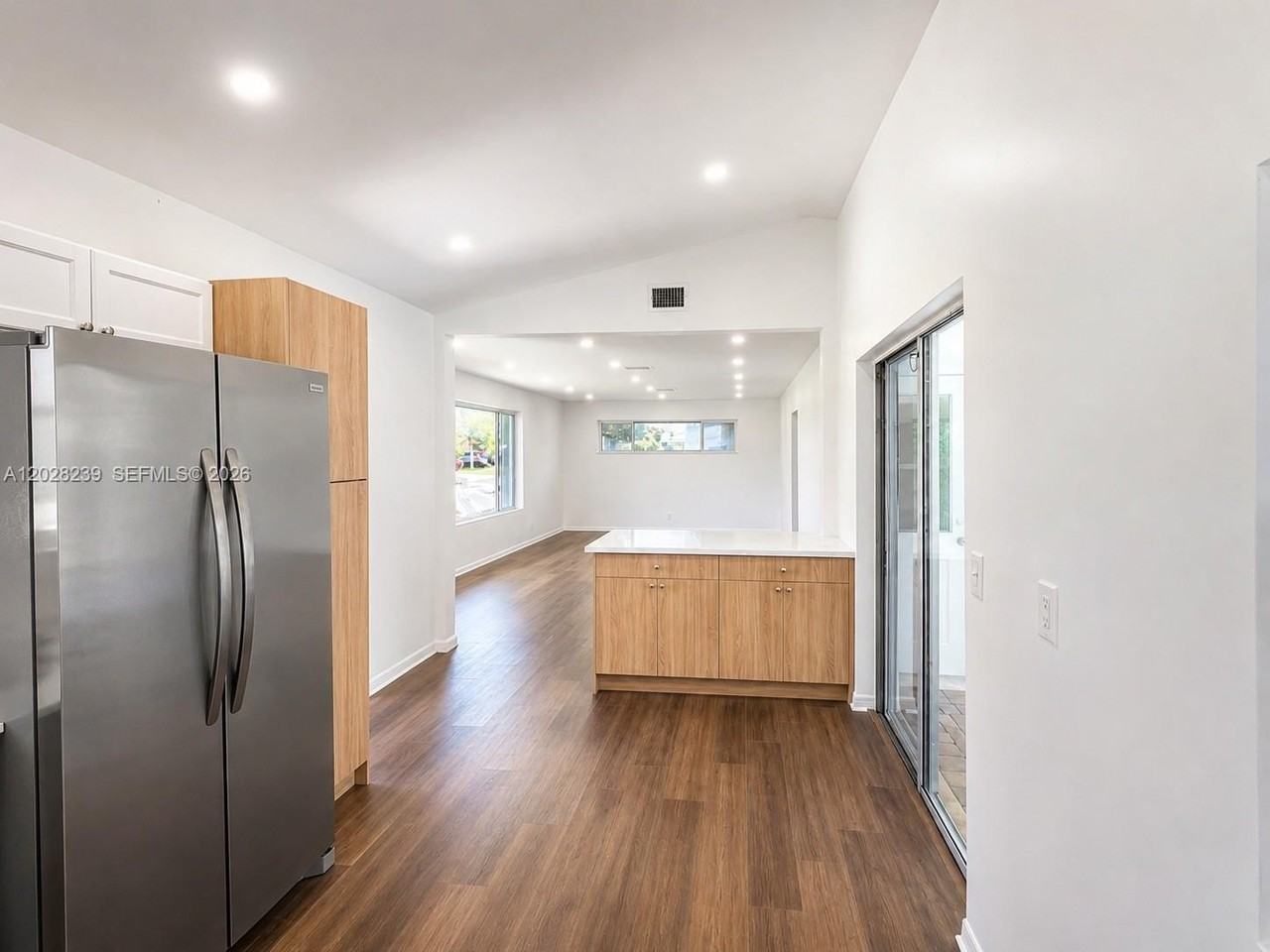 6560 Hayes St - Photo 5 of 16