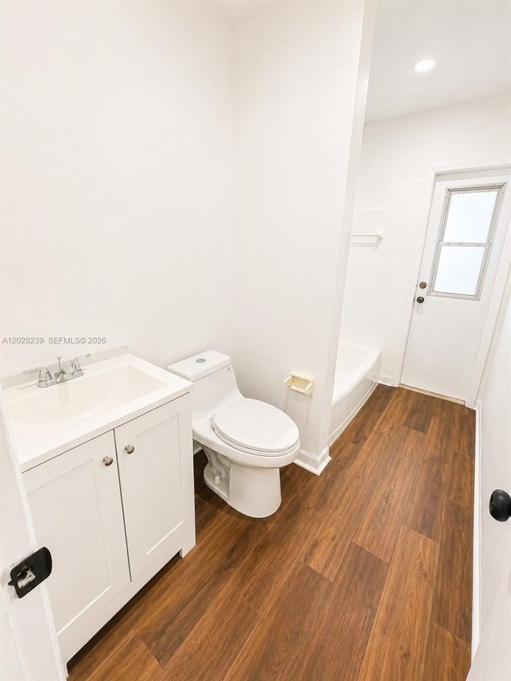 6560 Hayes St - Photo 7 of 16