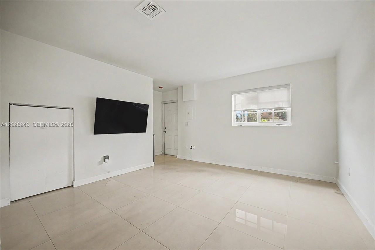 8545 Sw 109th Ave #8545 - Photo 3 of 16