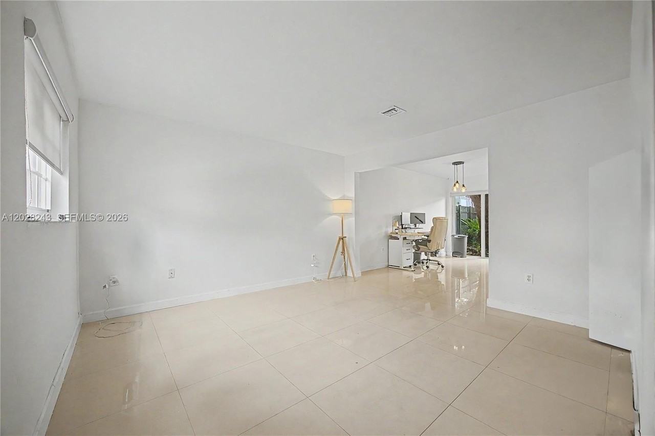 8545 Sw 109th Ave #8545 - Photo 5 of 16
