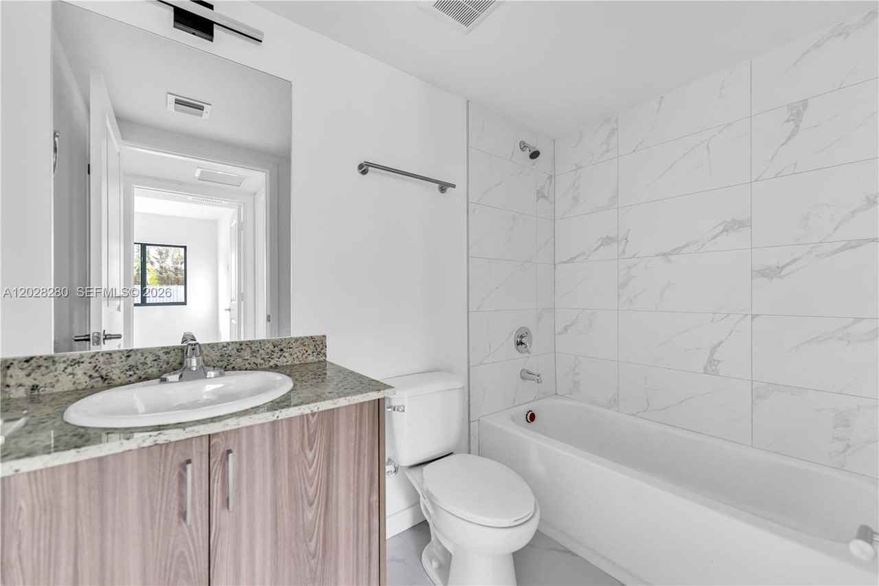 175 Nw 160th St #117 - Photo 6 of 14