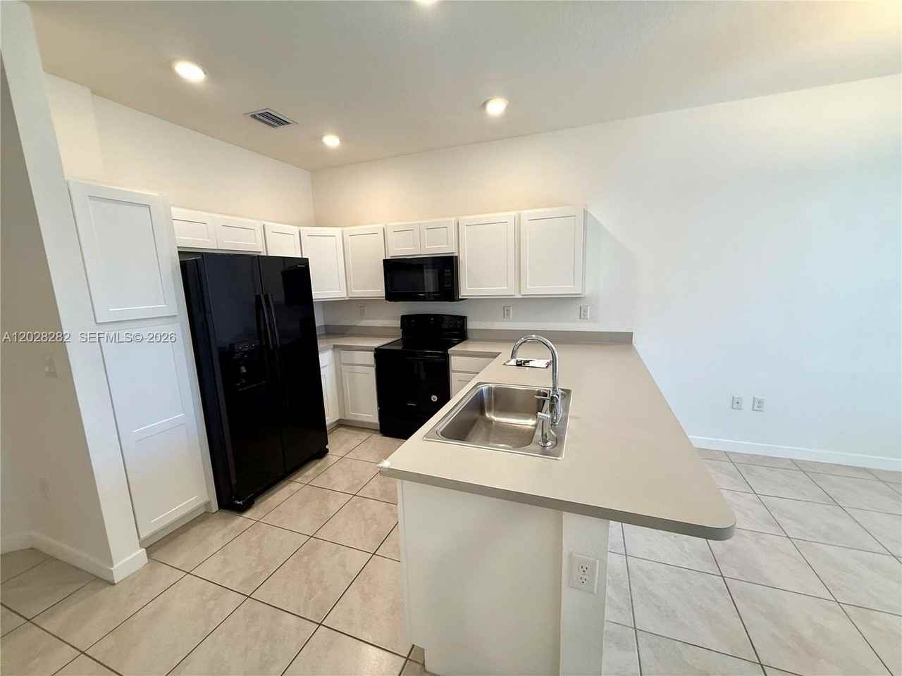 20838 Nw 13th Ave - Photo 3 of 31