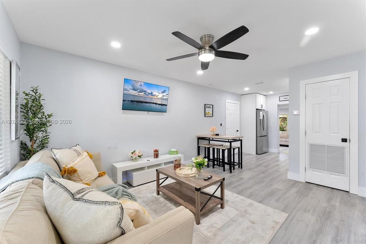 1218 Nw 2nd Ave - Photo 2 of 18