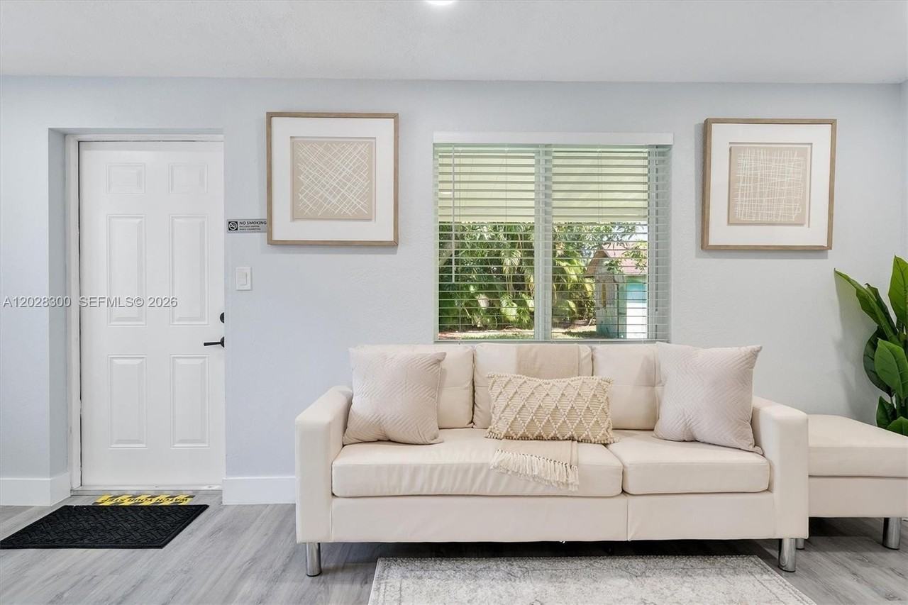 1218 Nw 2nd Ave - Photo 3 of 18