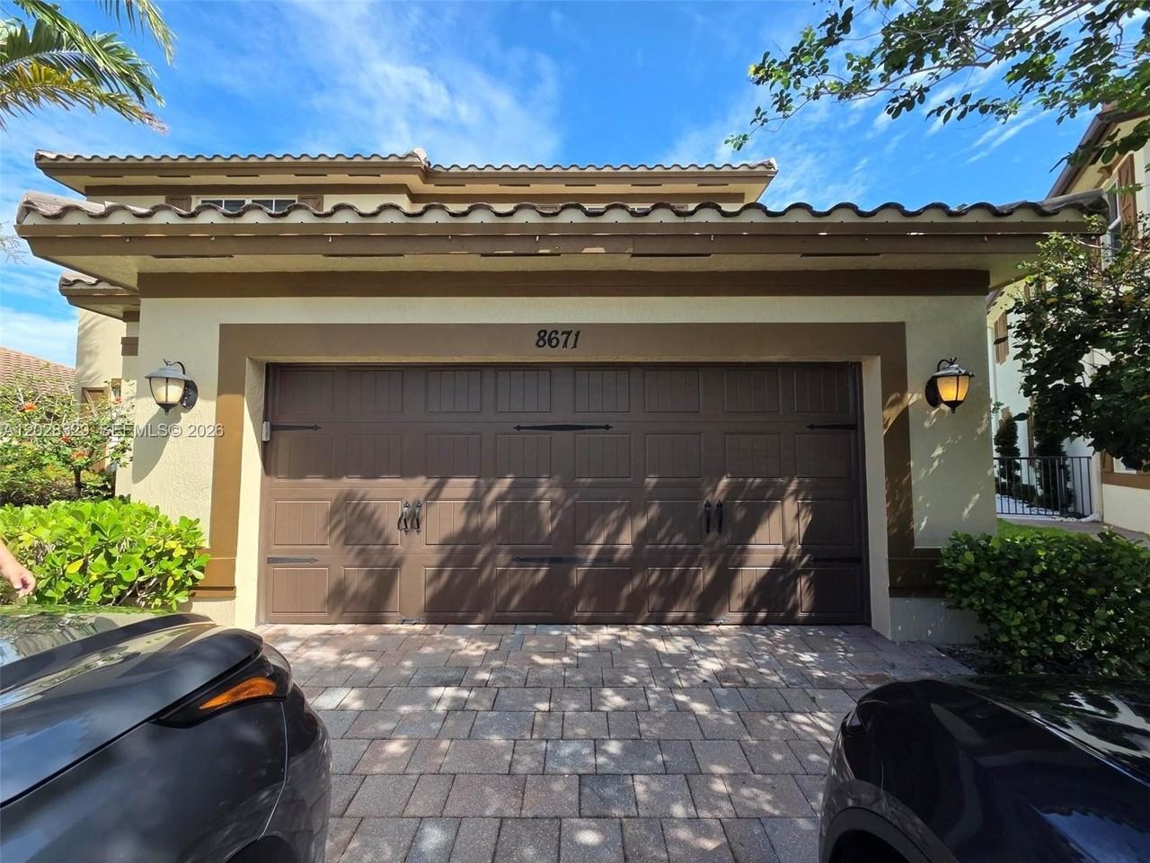 8671 Lakeside Bnd #1 - Photo 2 of 21