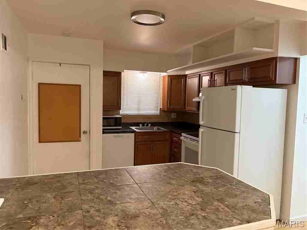 649 San Gabriel Pl - Photo 6 of 15