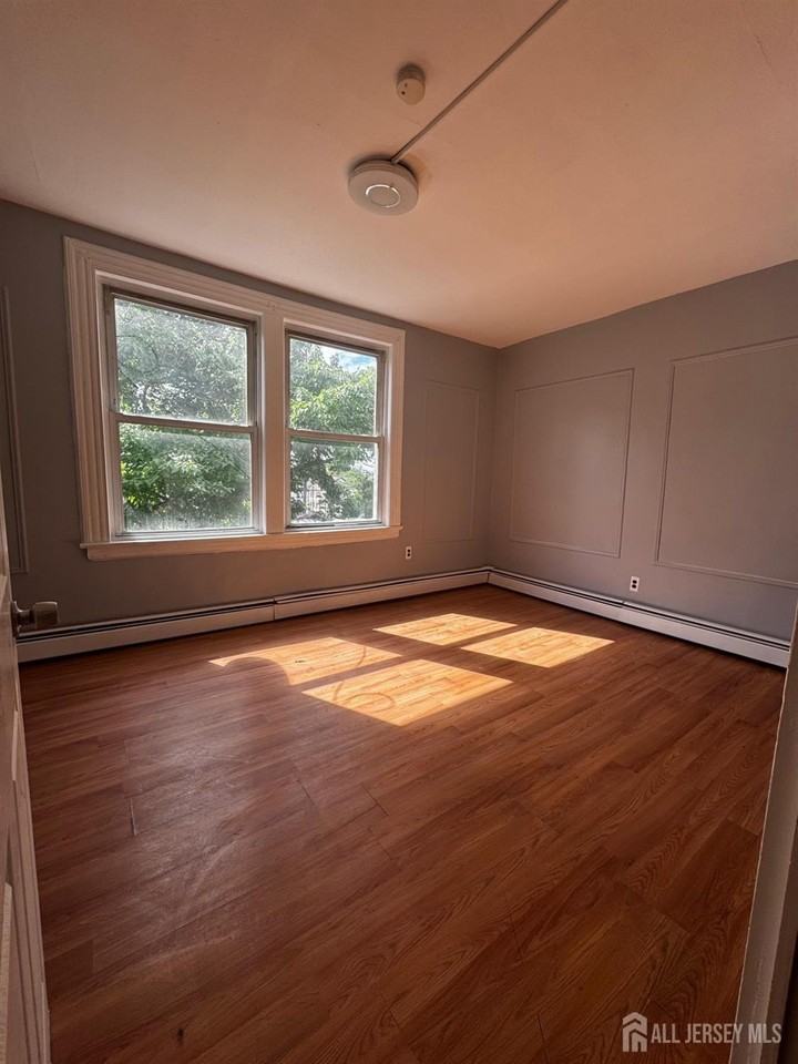 830 S 16th St #3 - Photo 3 of 13