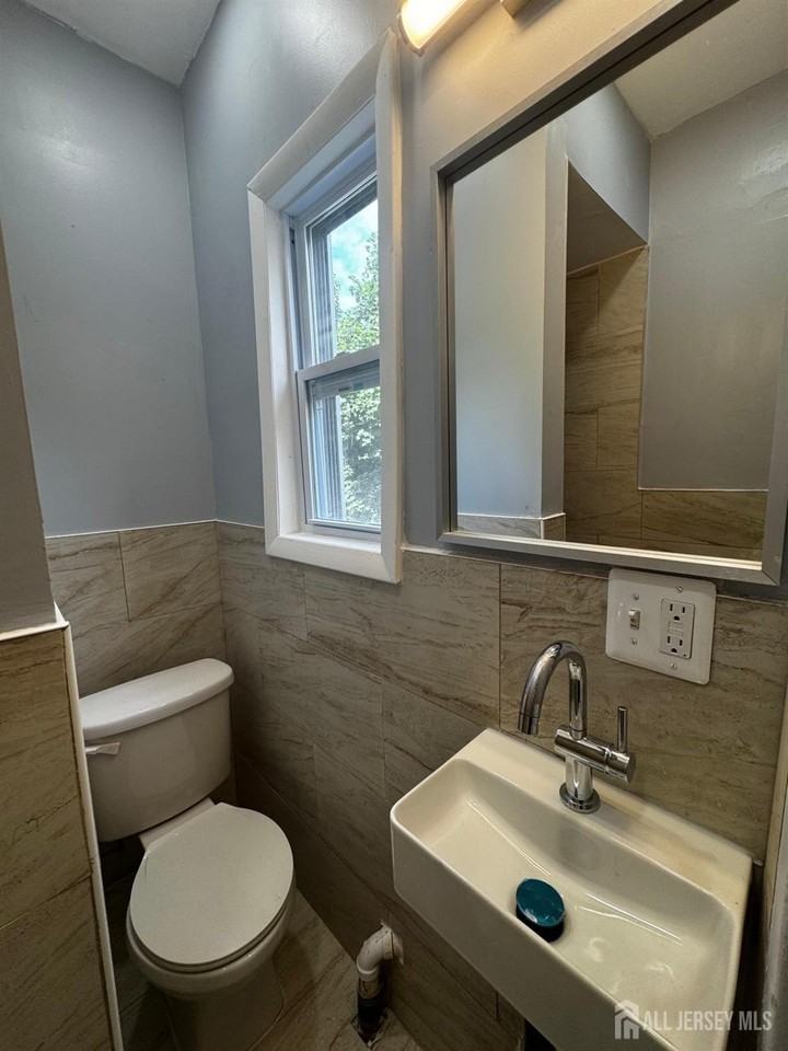 830 S 16th St #3 - Photo 4 of 13